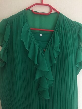 Designer Yeşil fırfırlı abiye bluz.