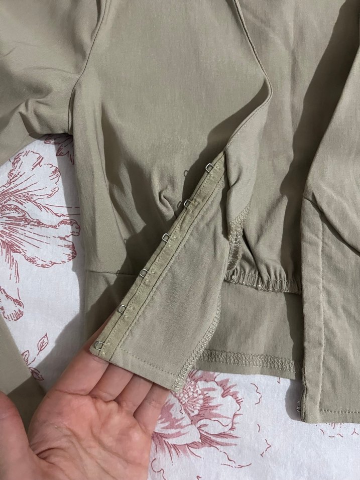 Bej V-Yaka Kadın üst - Görsel 3