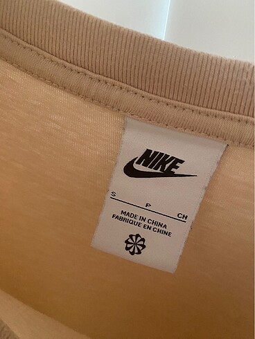 m Beden ten rengi Renk Nike kadın elbise