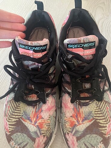 37,5 Beden Skechers spor ayakkabı