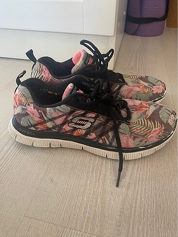 Skechers spor ayakkabı