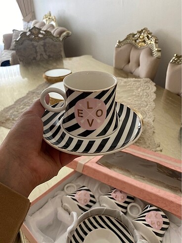 NESCAFE fincanı