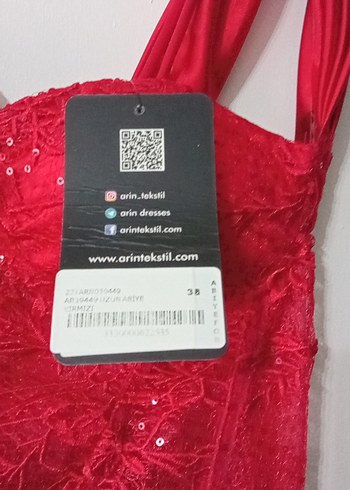 Kırmızı İşlemeli Uzun Askılı Abiye Elbise - Görsel 5