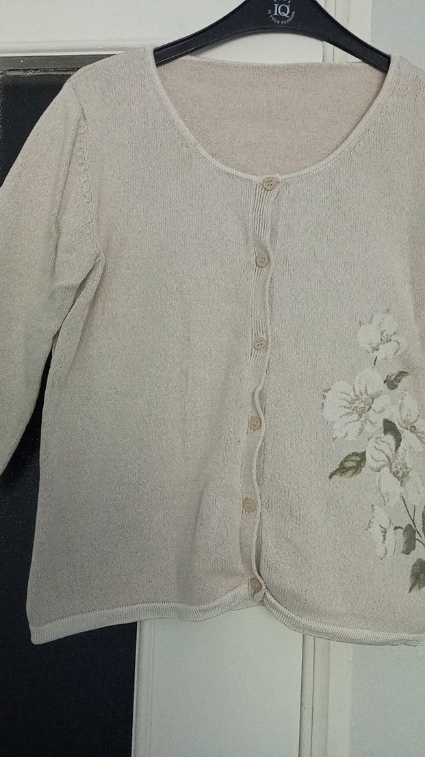 Bej Düğmeli Midi Kadın Hırka - Görsel 3