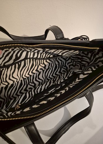 Siyah Yılan Desenli Püsküllü Matmazel Kadın Çanta - Görsel 4