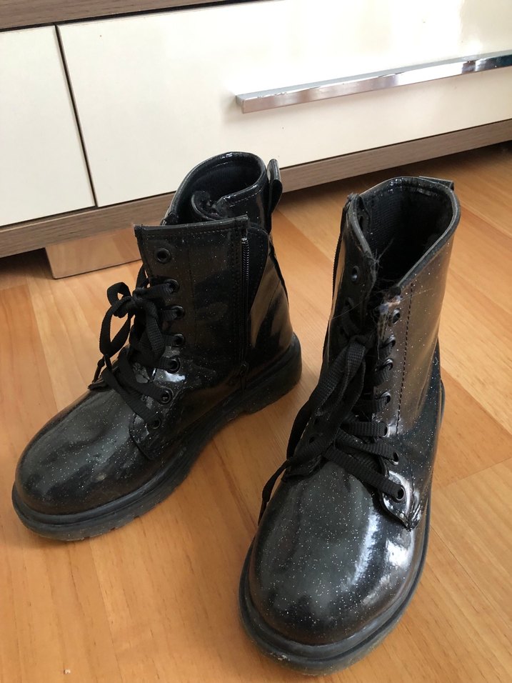 Parlak Siyah Rugan Kiz Cocuk Bot Cizme - Görsel 2