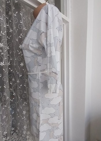 Gri Bulut Desenli Uzun Kadın Sabahlık - Görsel 6