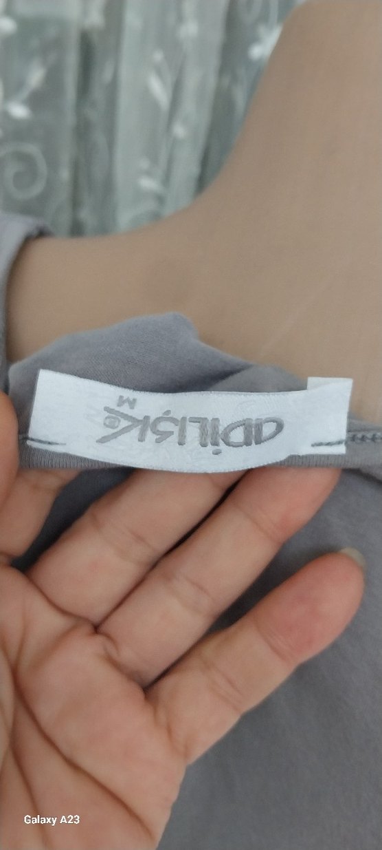 Gri Leopar Desenli V Yaka Kolsuz Mini Bluz - Görsel 5