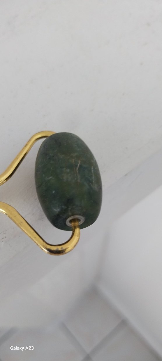 Diger Altın Renkli Yüz Masaj Aleti - Görsel 5