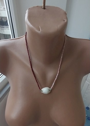Beden Beyaz Deniz Kabuğu Detaylı Mini Boncuklu Kolye