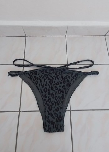 Penti Yılan Desenli Siyah Strappy Bikini Altı