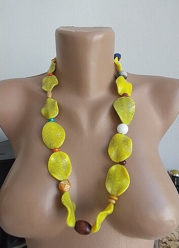 Zara Yeni gösterişli sarı yazlık kolye 