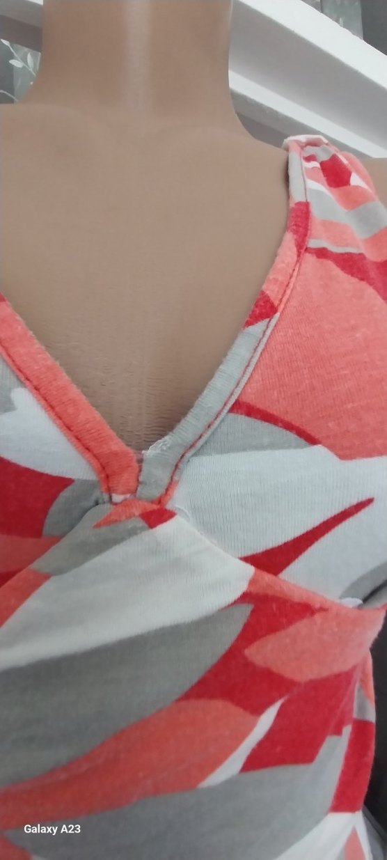 Desenli V Yaka Drapeli Hamile Elbisesi - Görsel 5