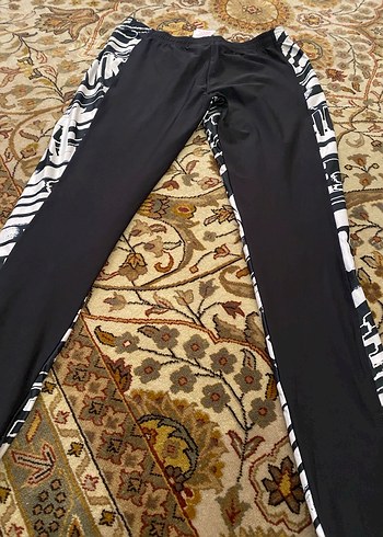 Desenli Siyah Nike tayt xl - Görsel 3