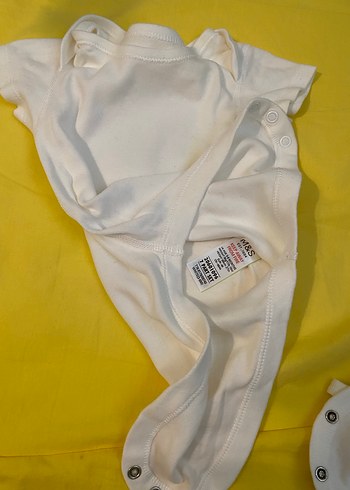 Marks & Spencer 3 Ay