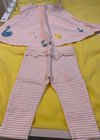 Marks & Spencer 6 Ay