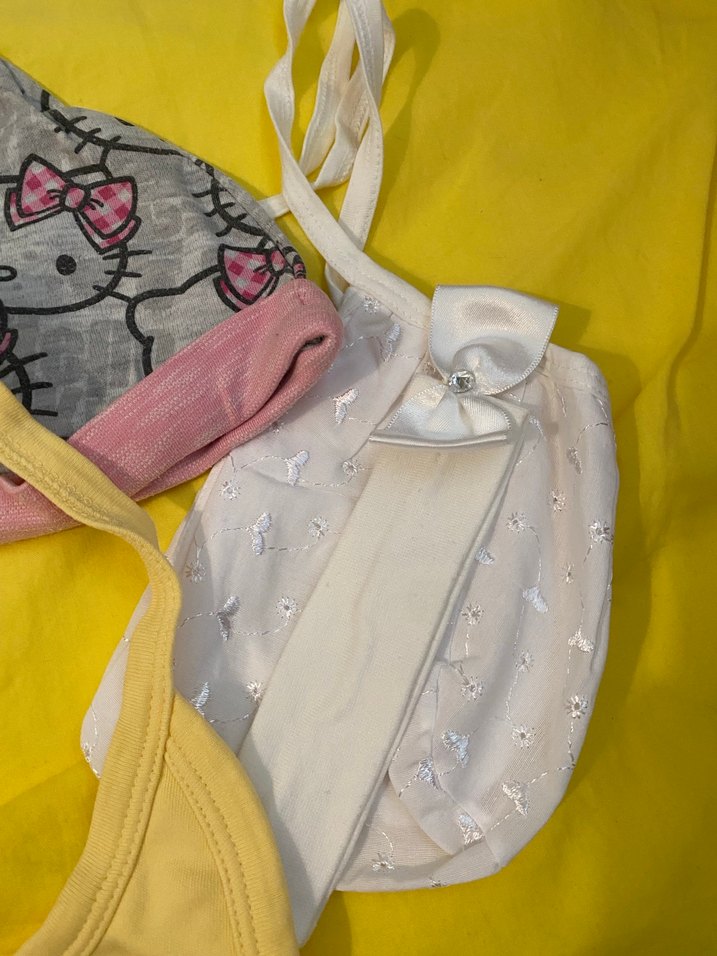 Sarı Nakışlı Bebek Önlüğü Seti - Görsel 4