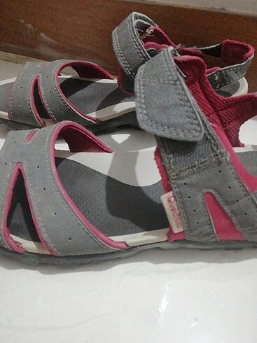 37 Beden Decathlon sandalet