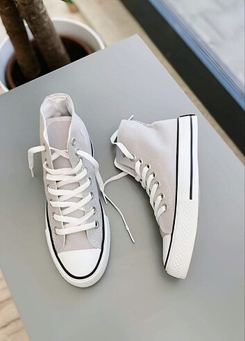 Gri Converse 