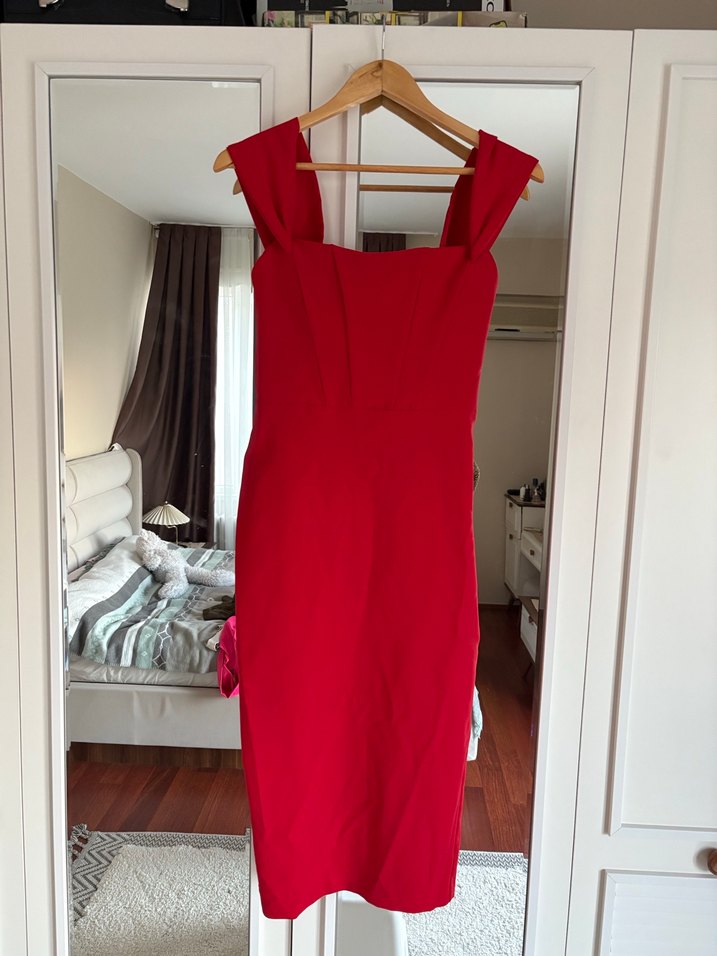 Parlak Kırmızı V Yaka Midi Elbise - Görsel 4