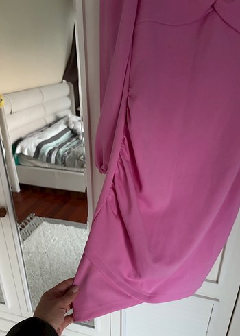 Pembe V Yaka Midi Elbise - Görsel 3