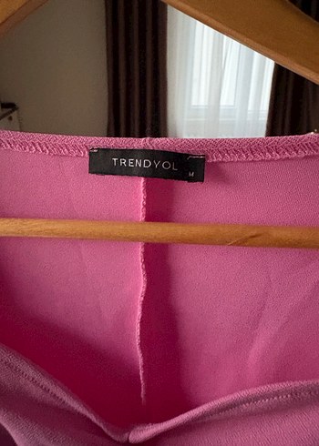 Pembe V Yaka Midi Elbise - Görsel 4