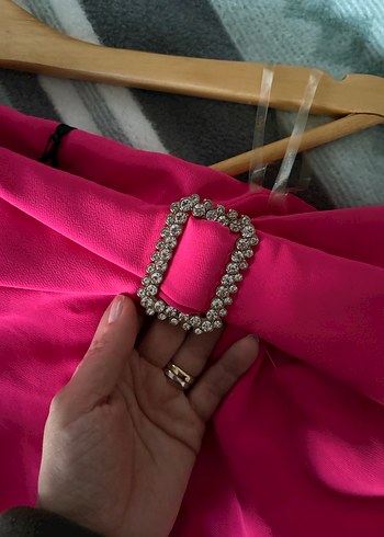 Pembe Parlak Midi Straplez Elbise - Görsel 4