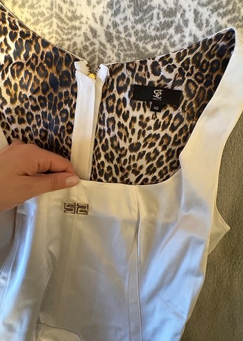 Beyaz V Yaka Midi Drapeli Kadın Elbise - Görsel 4