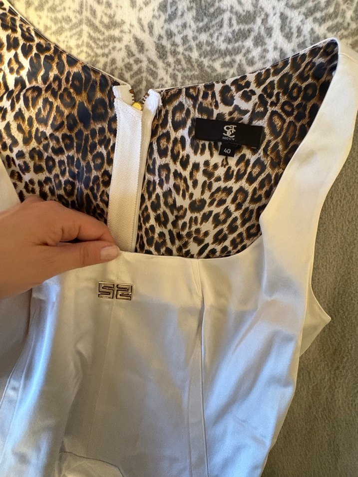 Beyaz V Yaka Midi Drapeli Kadın Elbise - Görsel 4