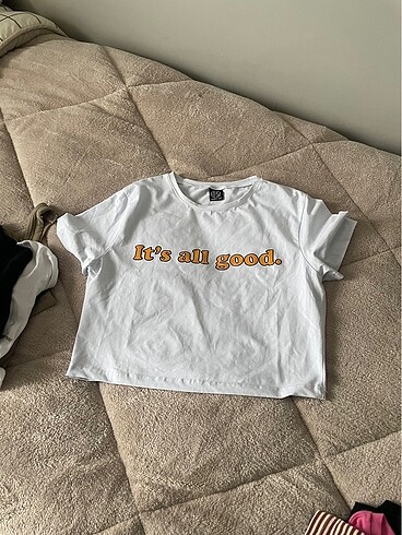 Crop tshirt hiç giyilmedi