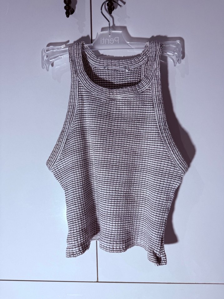 Gri Yüksek Yakalı Kadın Crop Top - Görsel 2