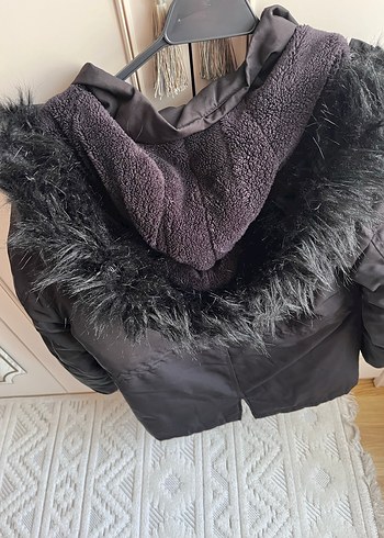 Siyah Kürklü Kadın Kışlık mont - Görsel 4