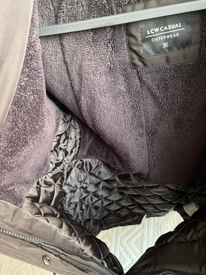 Siyah Kürklü Kadın Kışlık mont - Görsel 5