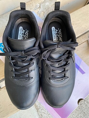 38,5 Beden Skechers ayakkabı