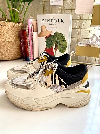 Stradivarius Spor Ayakkabı 36