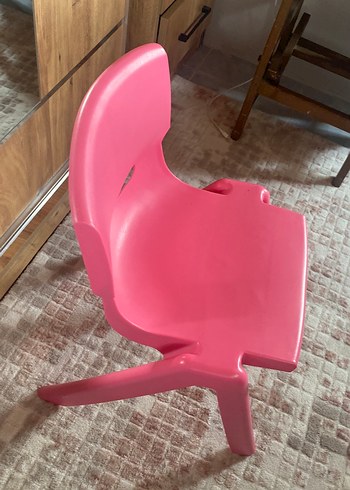 Pastel Pembe Çocuk Sandalyesi