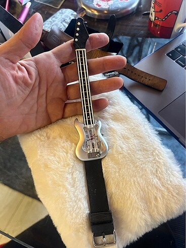Gitar kol saati