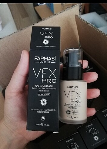 Farmasi vfx pro fondöten 00