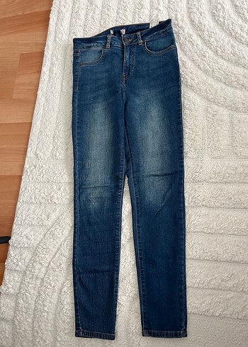 26 Beden Pull and bear Mavi Normal Kesim Denim Pantolon