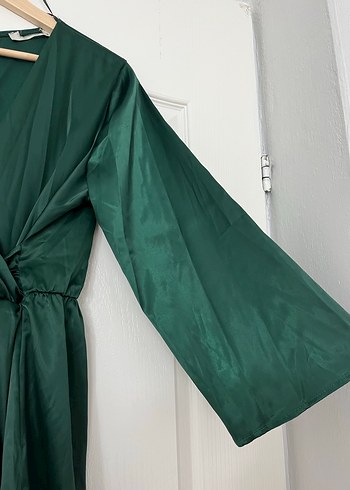 Yeşil Saten Tulum - Görsel 4