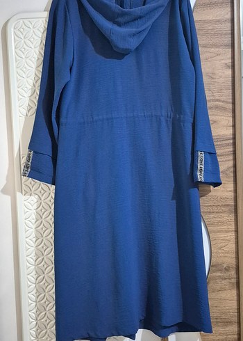 Parlak Mavi Uzun Kadın Trençkot - Görsel 3