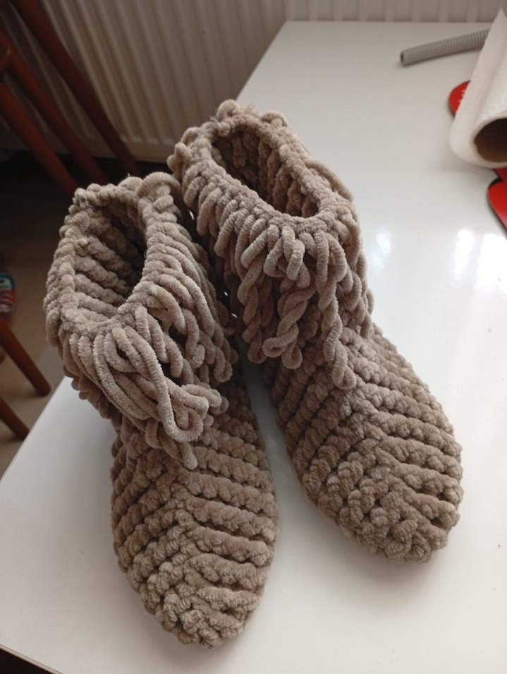 Bohem Örgü Sıcak Ev Terliği
istenilen renk ve numara yapilir. - Görsel 3