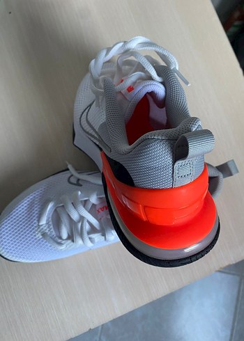 Gri Beyaz Erkek Spor Ayakkabısı Velcro Detaylı