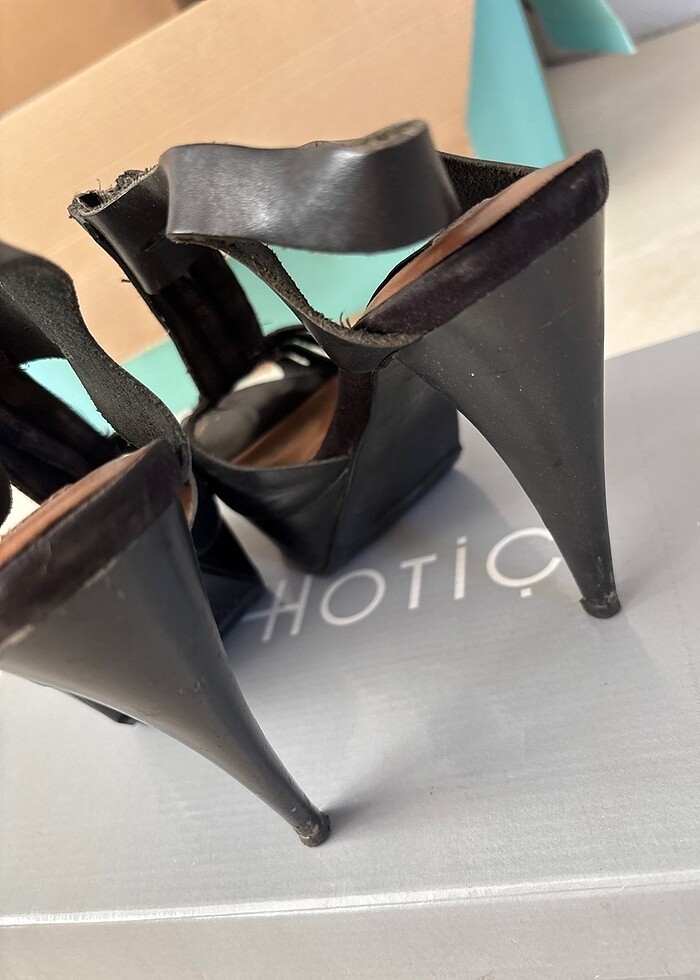 Topuklu ayakkabı - Görsel 2