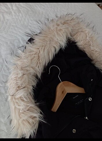 l Beden BERSHKA SUNİ KÜRK KAPÜŞONLU ŞİŞME MONT
