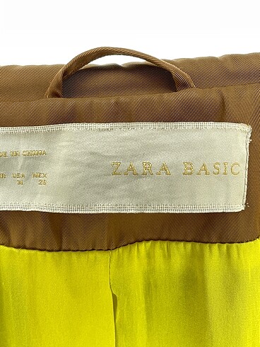 m Beden kahverengi Renk Zara Trenchcoat %70 İndirimli.