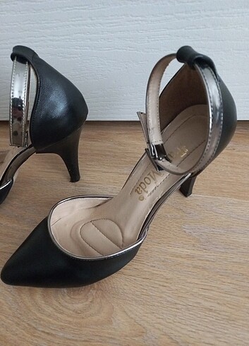 36,5 Beden siyah Renk Topuklu ayakkabı 