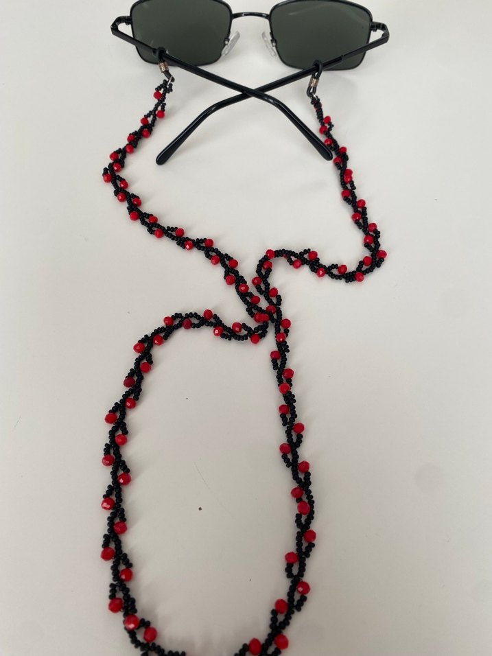 Kırmızı Boncuklu Kadın Gözlüğü Zinciri - Görsel 2
