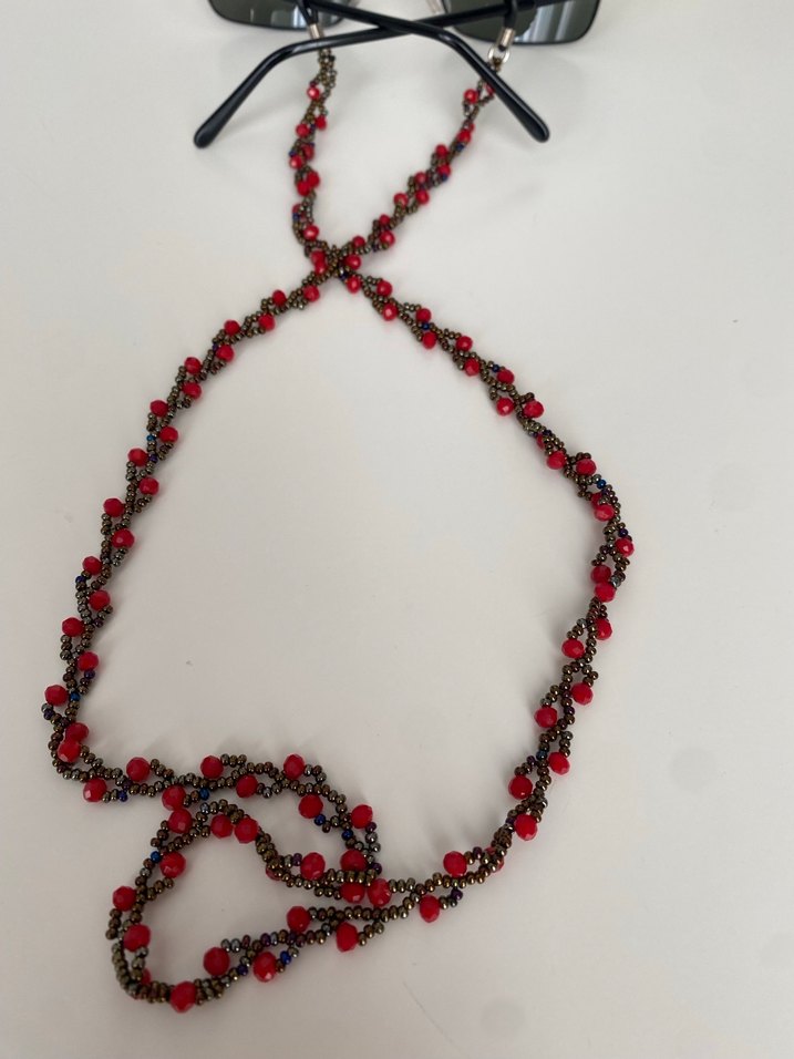 Kırmızı Boncuklu Kadın Gözlüğü Zinciri - Görsel 3