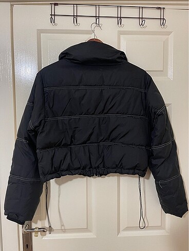 s Beden Pull and Bear Mont